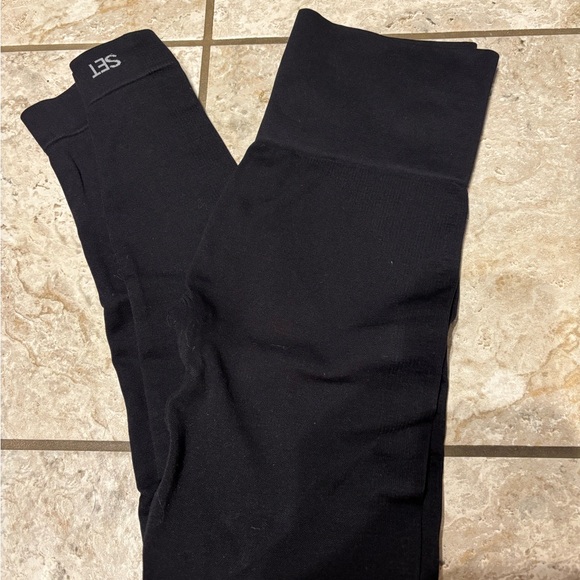 SET Active Black two piece set - Picture 5 of 9